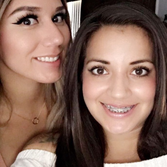 Meet your Posher!! 😘 - Picture 3 of 6